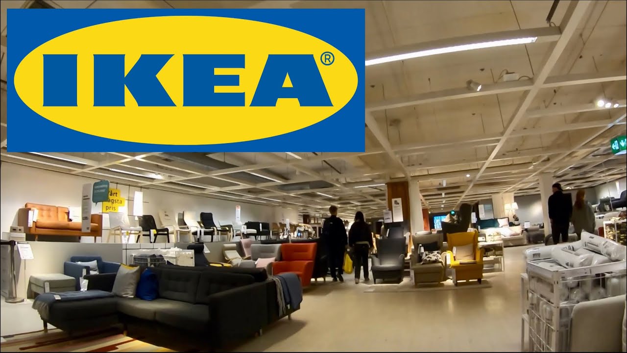 Går runt på IKEA. Göteborg, Kållered.