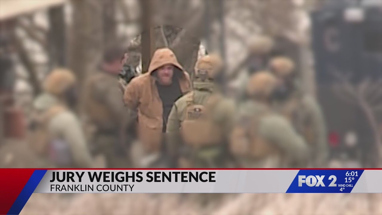 Jury deliberates in officer's killing
