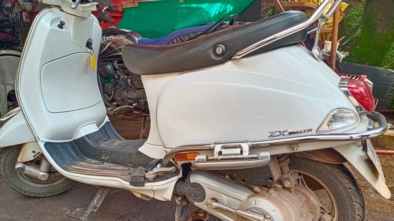 Vespa zx || How to adjust accelerator cable @Dayanand Automobile