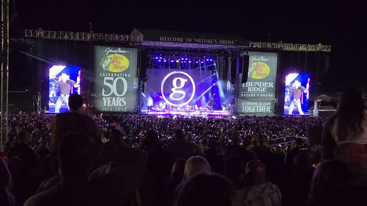 Garth Brooks at Thunder Ridge, near Branson, MO. 9/30/2022