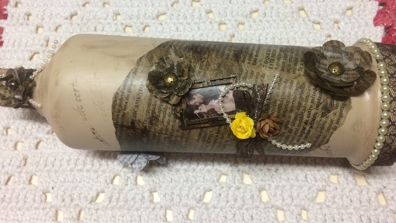 Garrafa decorada estilo vintage- papel de bula de remédio