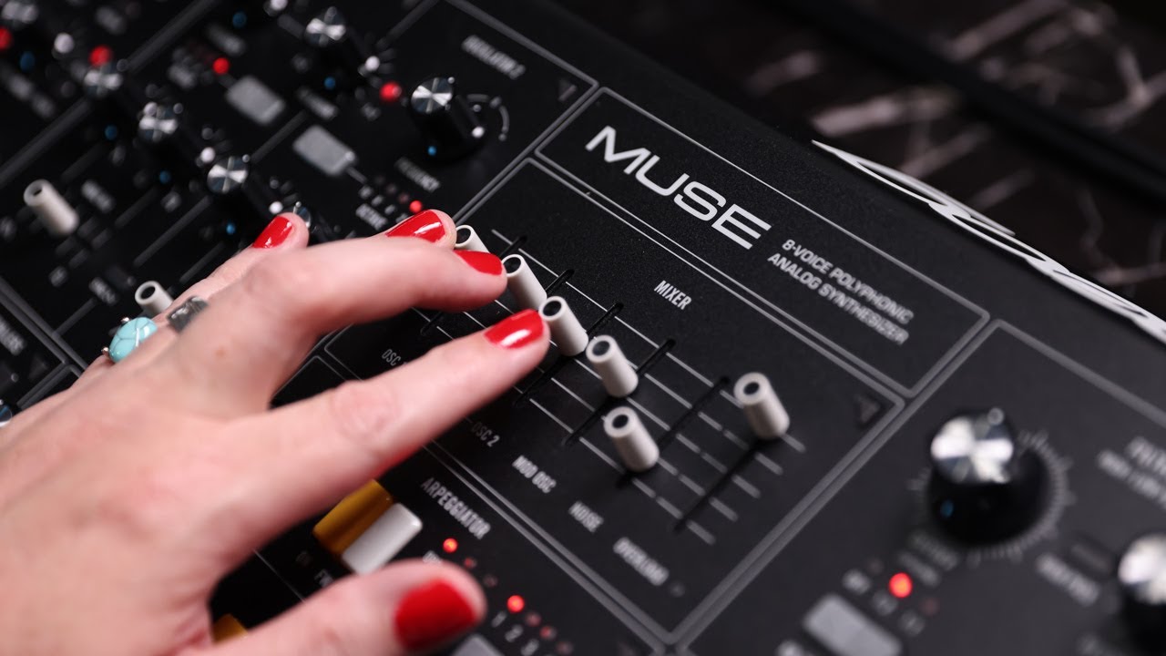 Синтезатор Moog Muse | Демонстрация и обзор с Лизой Беллой Донной