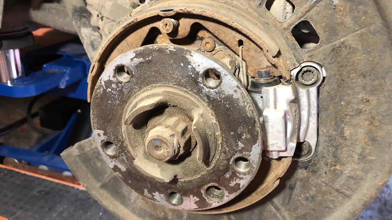 Замена моторчиков или колодок ручника на VW Touareg NF