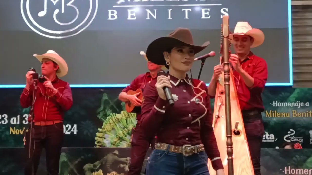 MILENA BENITES 