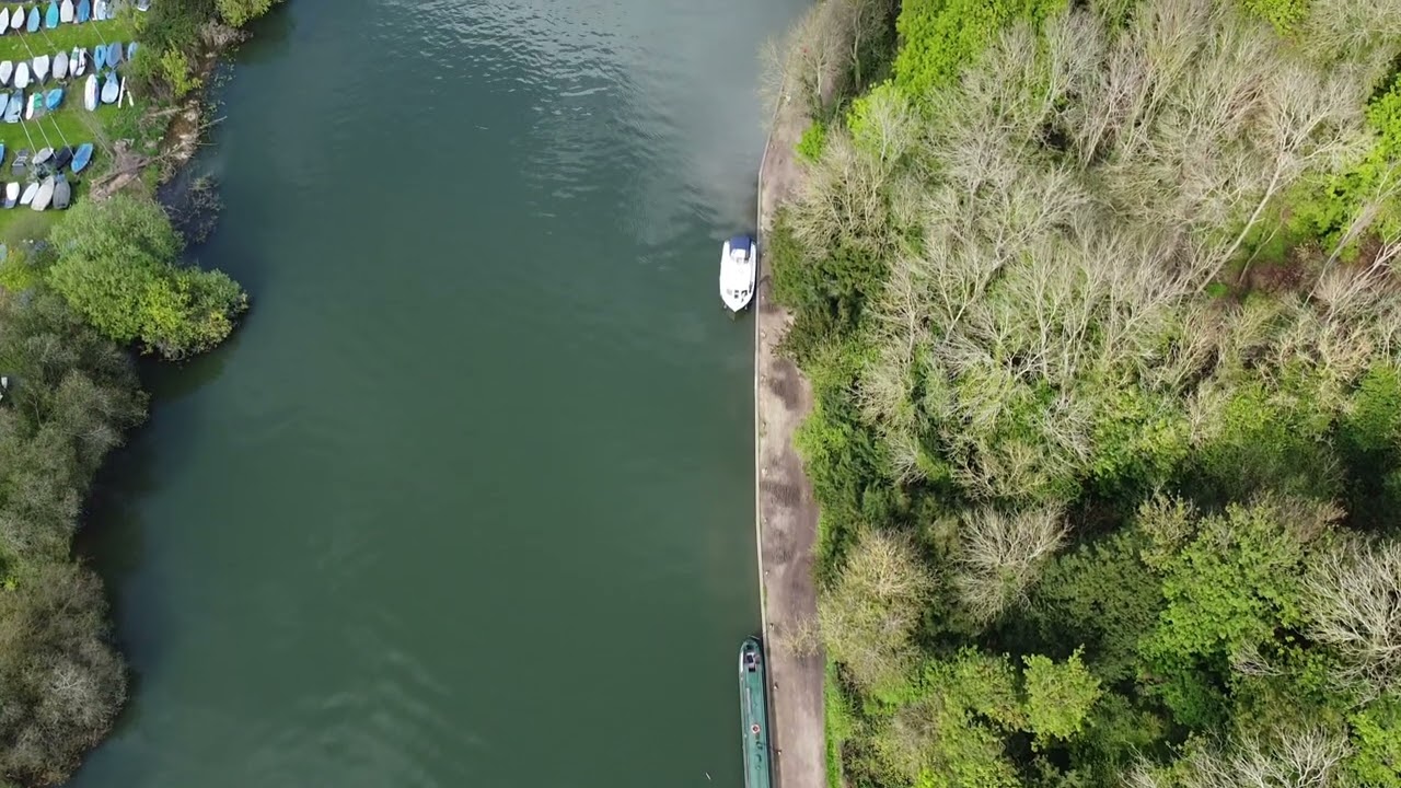 River Thames near Reading, Berkshire - Kennet Mouth to Sonning Lock - DJI Mini 2 SE