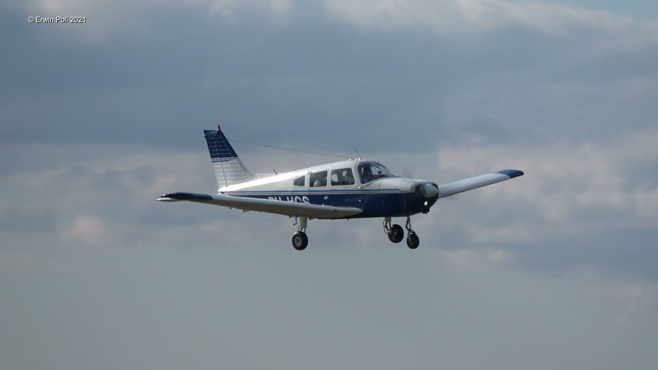 Low Pass Piper PA-28-161 Warrior II PH-UGS & Landing Teuge Airport 16 April 2021