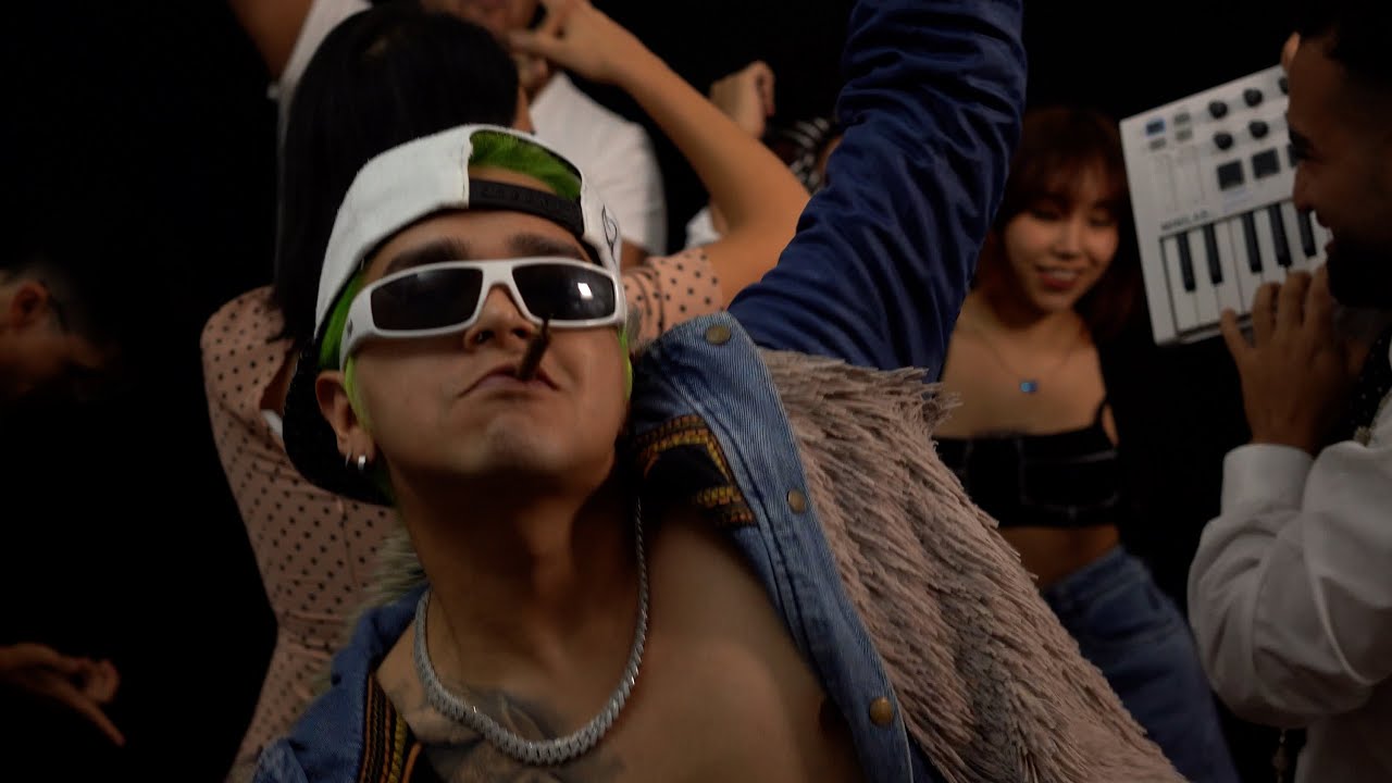 Un Blunt | EzraHoward (Videoclip Oficial)