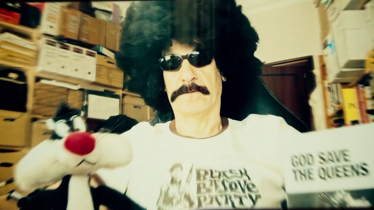 Entrevista realizada a Niko bajista de MCD y actual bajista de Motorsex.