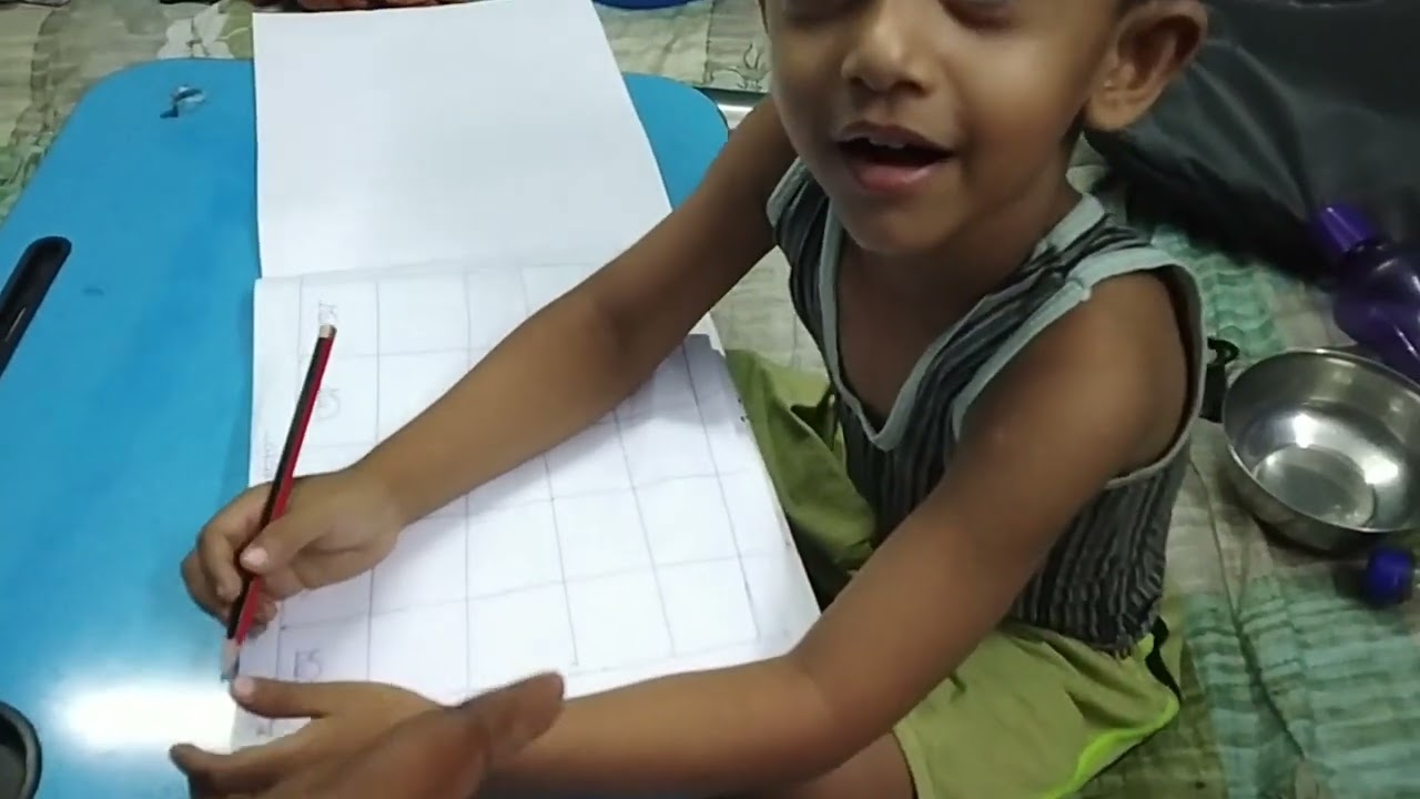 চিরাগ হোমওয়ার্ক করছে😀