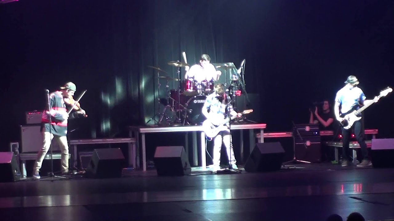 WIS @ Variety Show '15 (Pop Punk Medley) Fri.