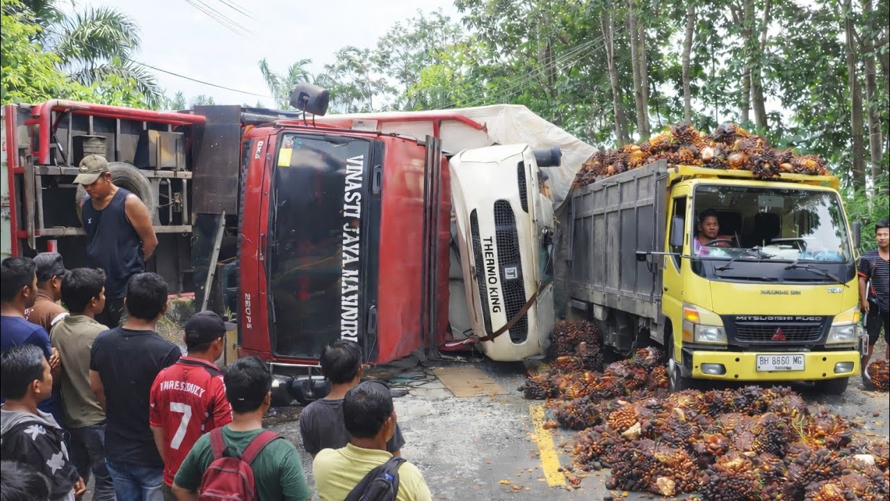 Penuh Dramatis Kecelakaan Beruntun Hari  Ini‼️Truck Berkali-Kali Di Seret