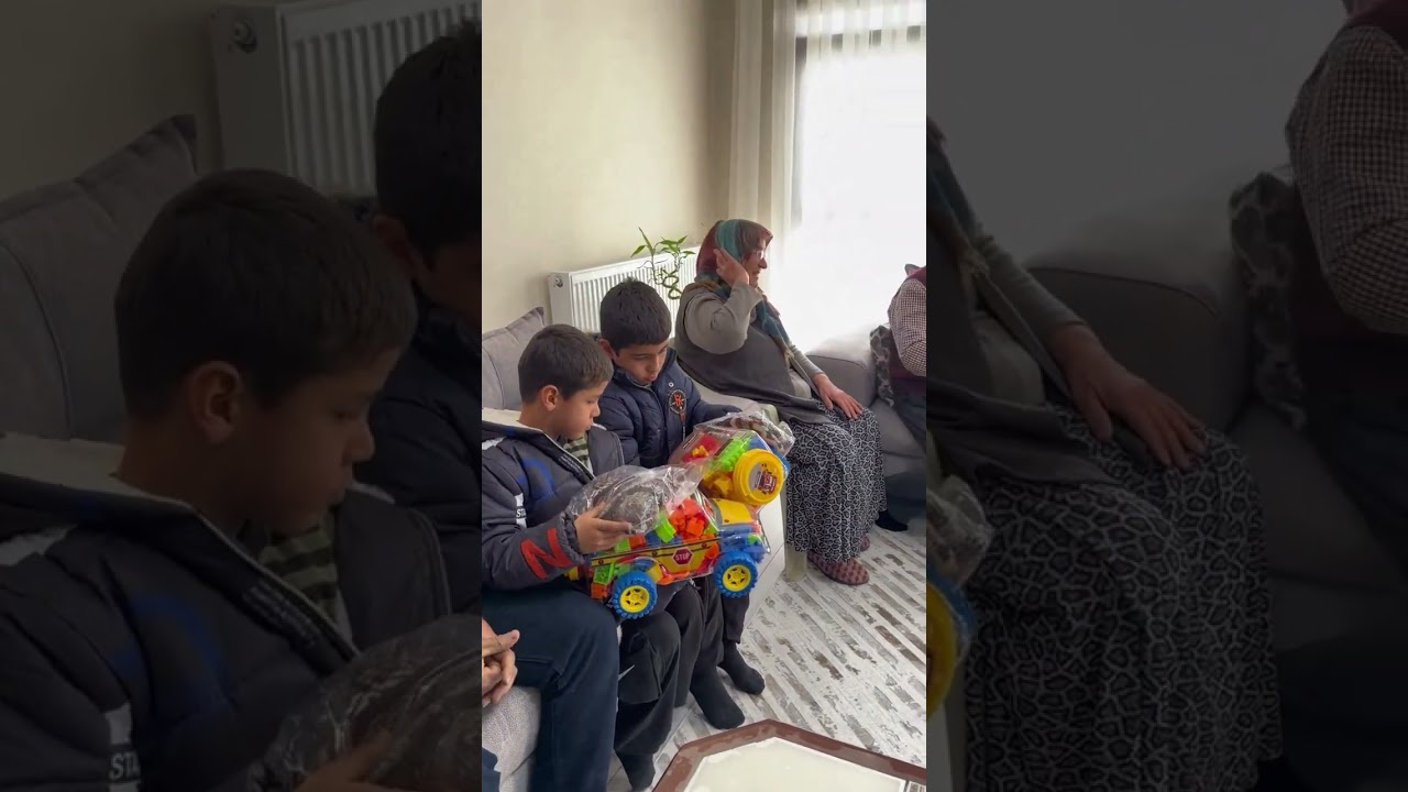 Sayın Valimiz ve Kaymakamımız 6 Şubat depremlerinde evi yıkılan Şemsettin amcamız ziyareti.