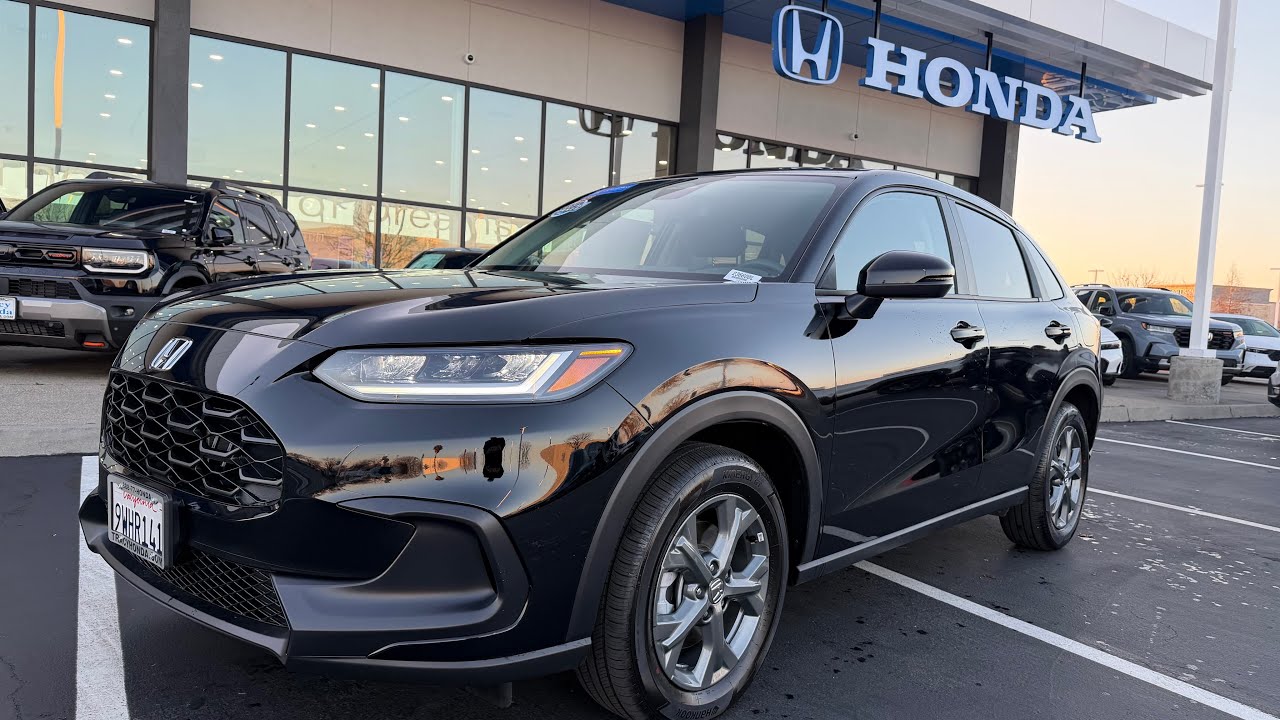 Видео с Honda HR-V LX Crystal Black Pearl 2026 года, снятое в формате 4K 30FPS PRORES.