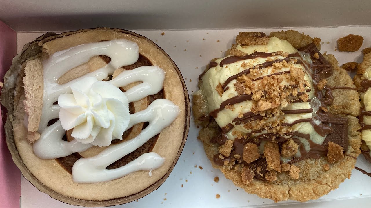 Crumbl Cookies NEW Flavors Review | Cinnamon Roll Cheesecake + S’mores Skillet