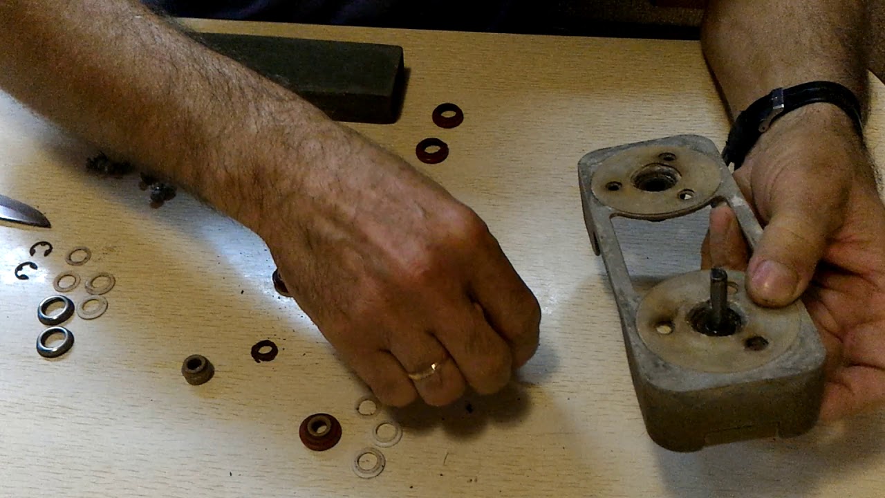 замена сальников на хлебопечке Мулинекс
replacement of oil seals on the Moulinex bread machine
