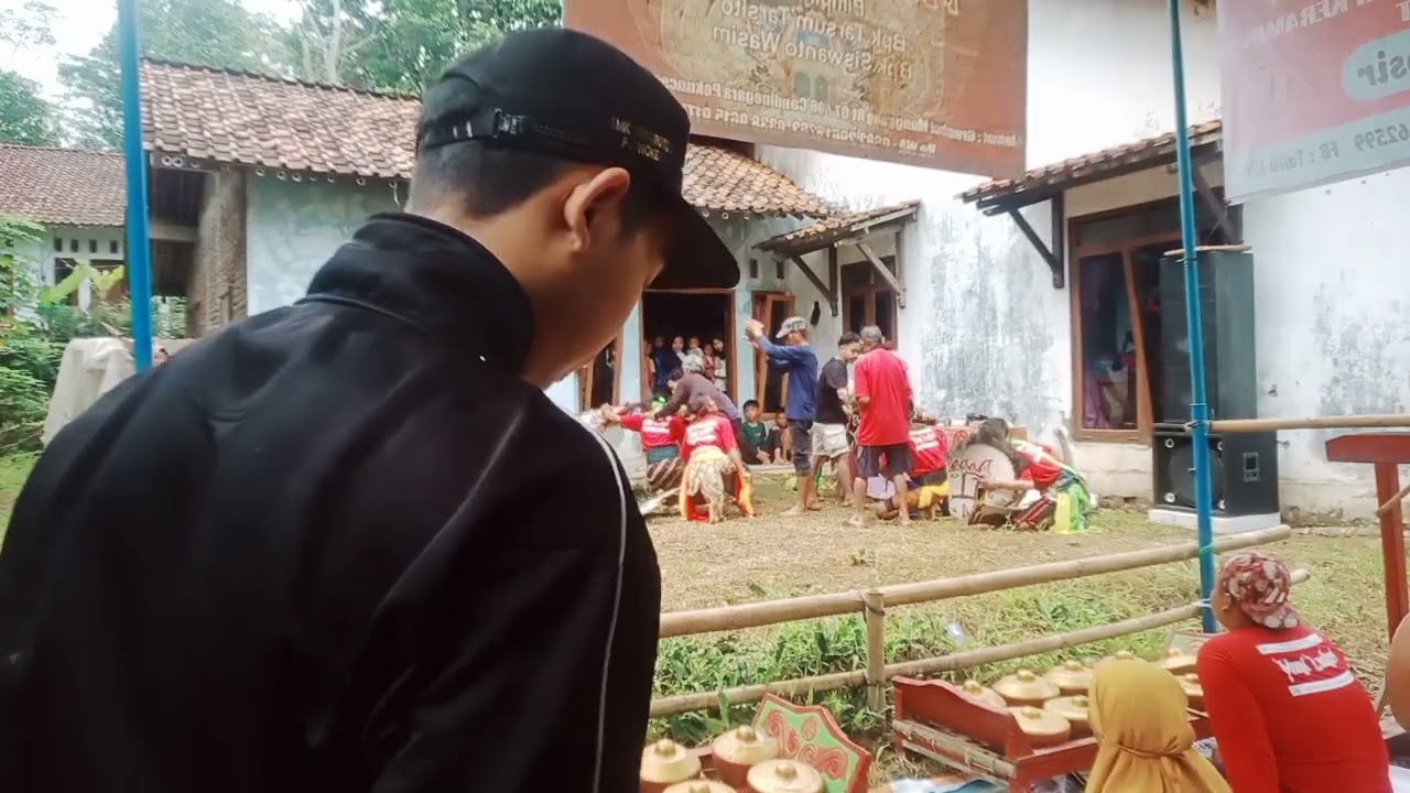 Janturan Ebeg Mugi Lestari Candinegara Di Munggang Desa Candinegara, Bagian Pertama.