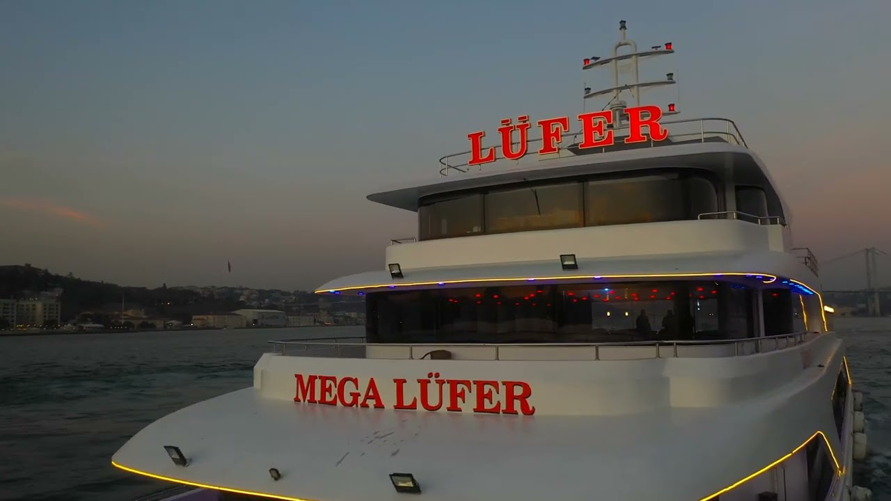 Mega Lufer Yacht VIP BosphorusDinner Cruise