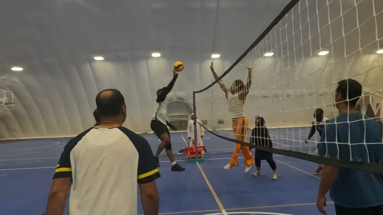 Volleyball match in Abudhabi #tigershroff #akshaykumar #trending #youtube #bmcm ￼