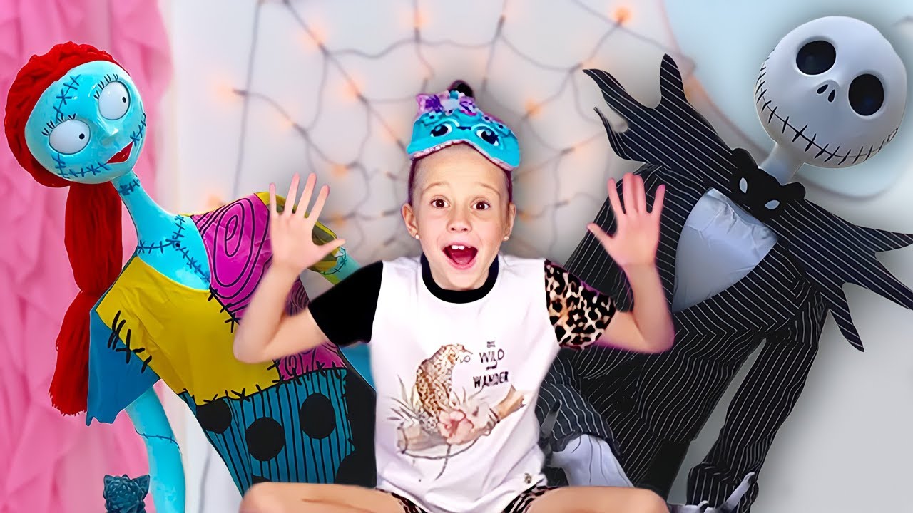 Nastya finge brincar em um parque e história de Halloween | Coleção de vídeos para crianças