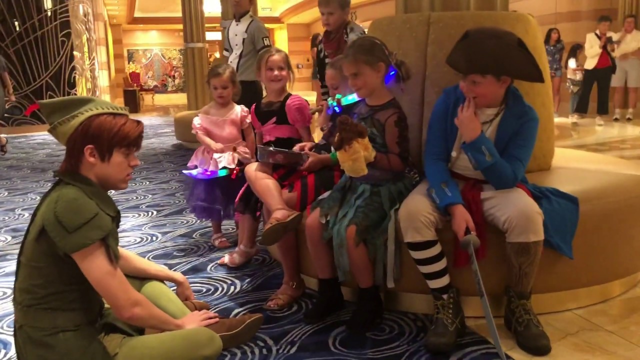 Peter Pan and Stitch Sword Fight on Disney Cruise!