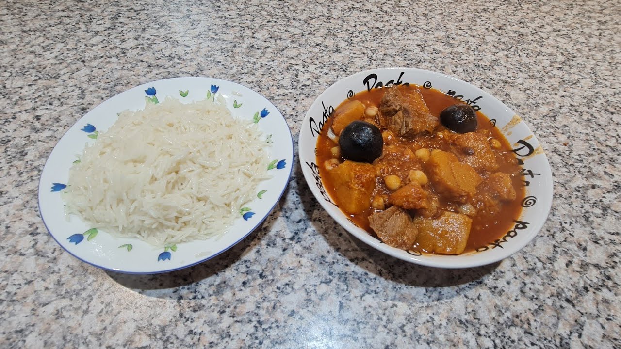 مرق اليقطين 🥘 ( القرع الاصفر ) بالحمص الحب بأيد الحجيه 😇 وعاشوو