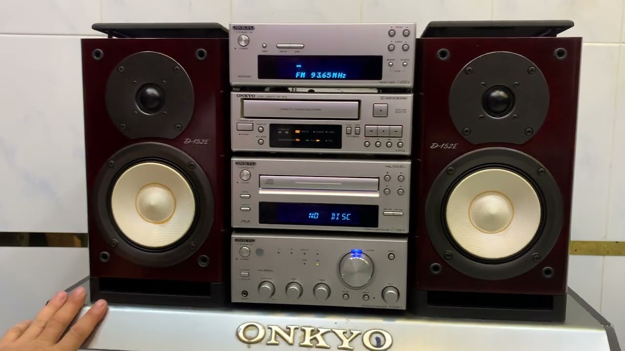 ONKYO 905 FX phiên bản cao cấpGồm 4 thớt : Amly,cd,tape,fm(cd ko đọc) nghe hây bài đẹp 