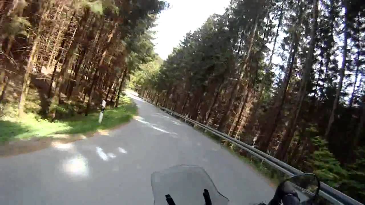 Frankenwald - Motorradfahrer alleine auf der Straße?