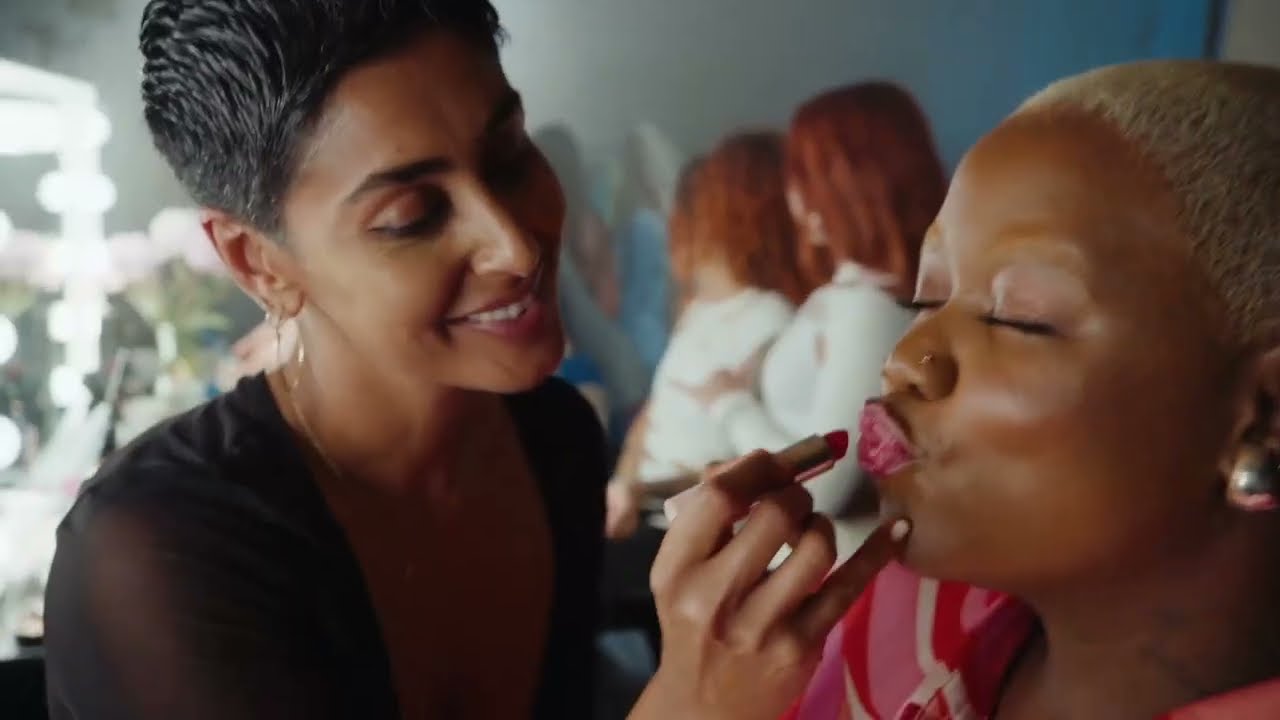 NOWOŚĆ! MAKE UP + PIELĘGNACJA. Dołącz do Klubu Avon i wypr&oacute;buj do 35% taniej.