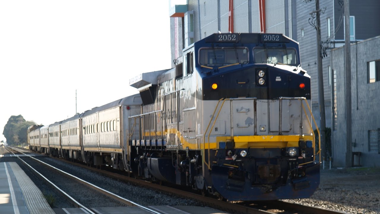 Railfanning Berkeley Amtrak Station feat. CDTX 2052 12/28/2016
