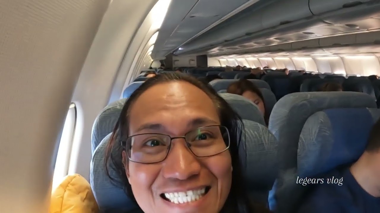 Taking off with Air China from Manila to Beijing—enjoying breakfast onboard! #legearsvlog