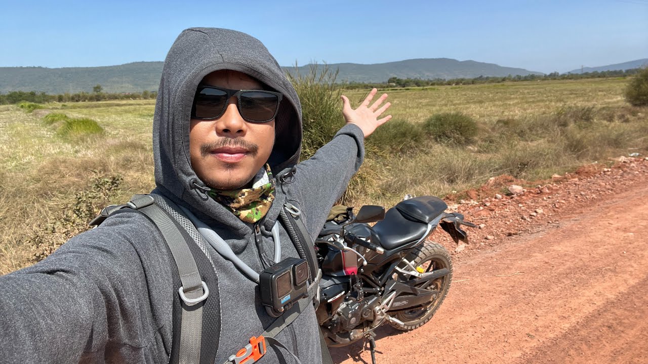 ទំនេរបាន១ថ្ងៃក៏ជិះម៉ូតូទៅលេងស្រុកព្រោះនឹកម៉ែពេក​ ជិះតាមផ្លូវកាត់មានអីប្លែកអារម្មណ៏ម្យ៉ាងដែរ.