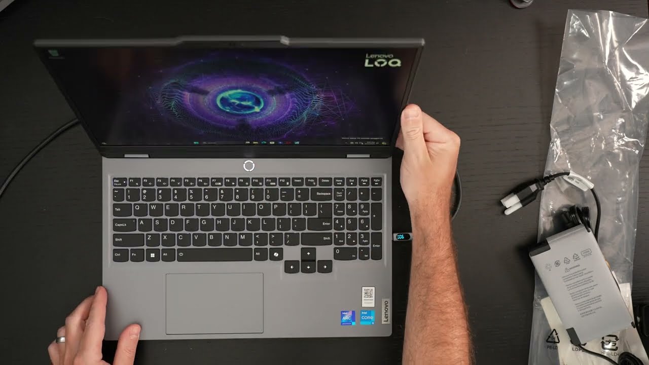 Распаковка бюджетного игрового ноутбука Lenovo LOQ