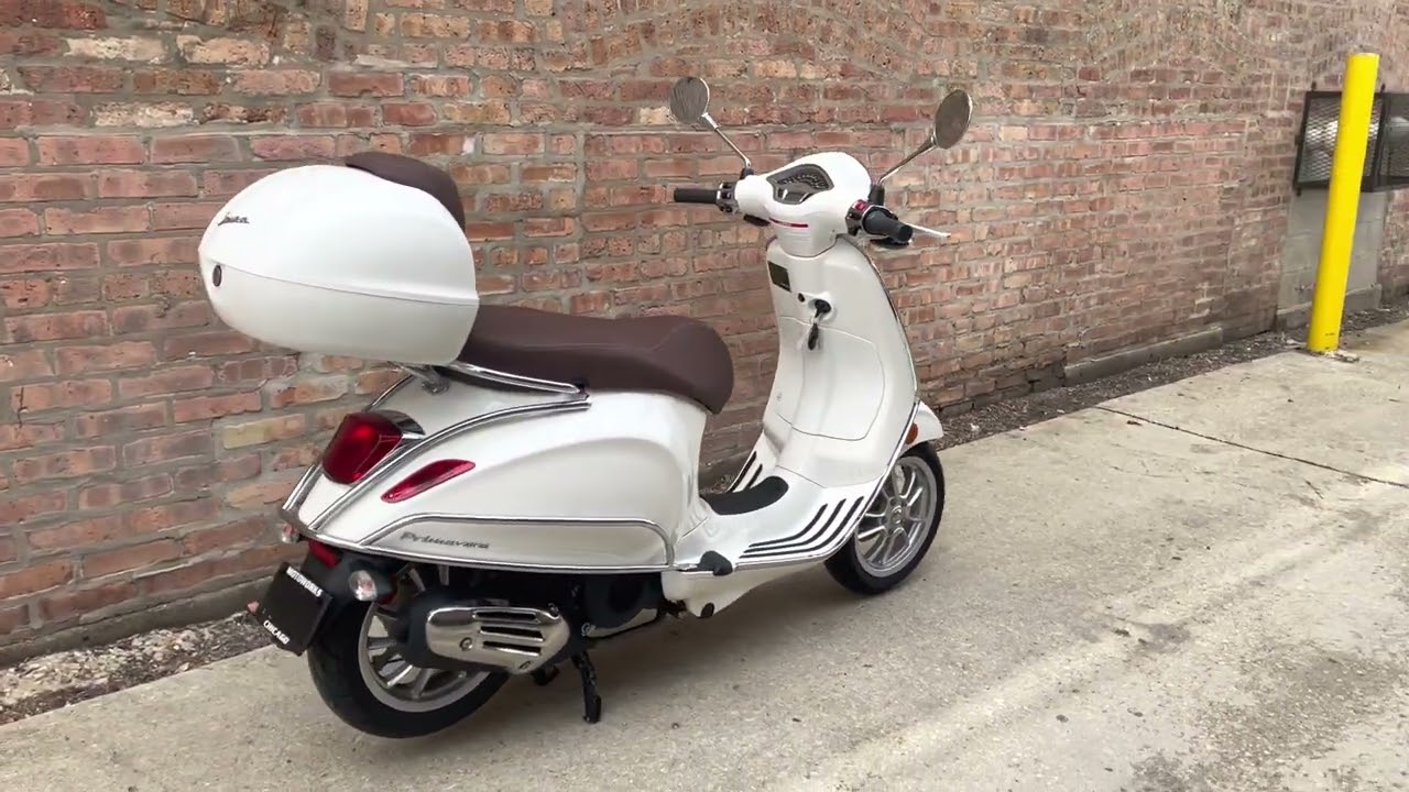 Vespa Primavera 150 2021 white V4083U