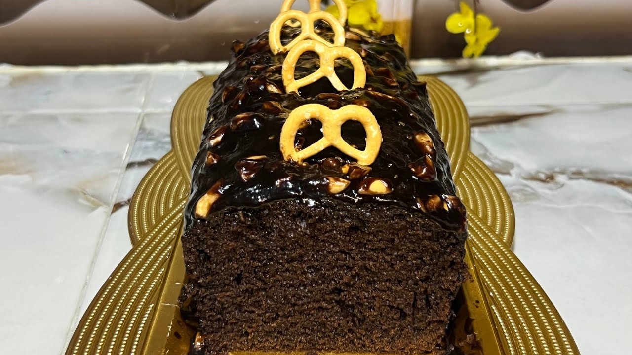 كيك 2 بيضات إقتصادي و عائلي😋 مرمل و إسفنجي من الداخل بالشوكولاطة غاتحماقو عليه🤤👌🏻 ساهل و سريع⏲️