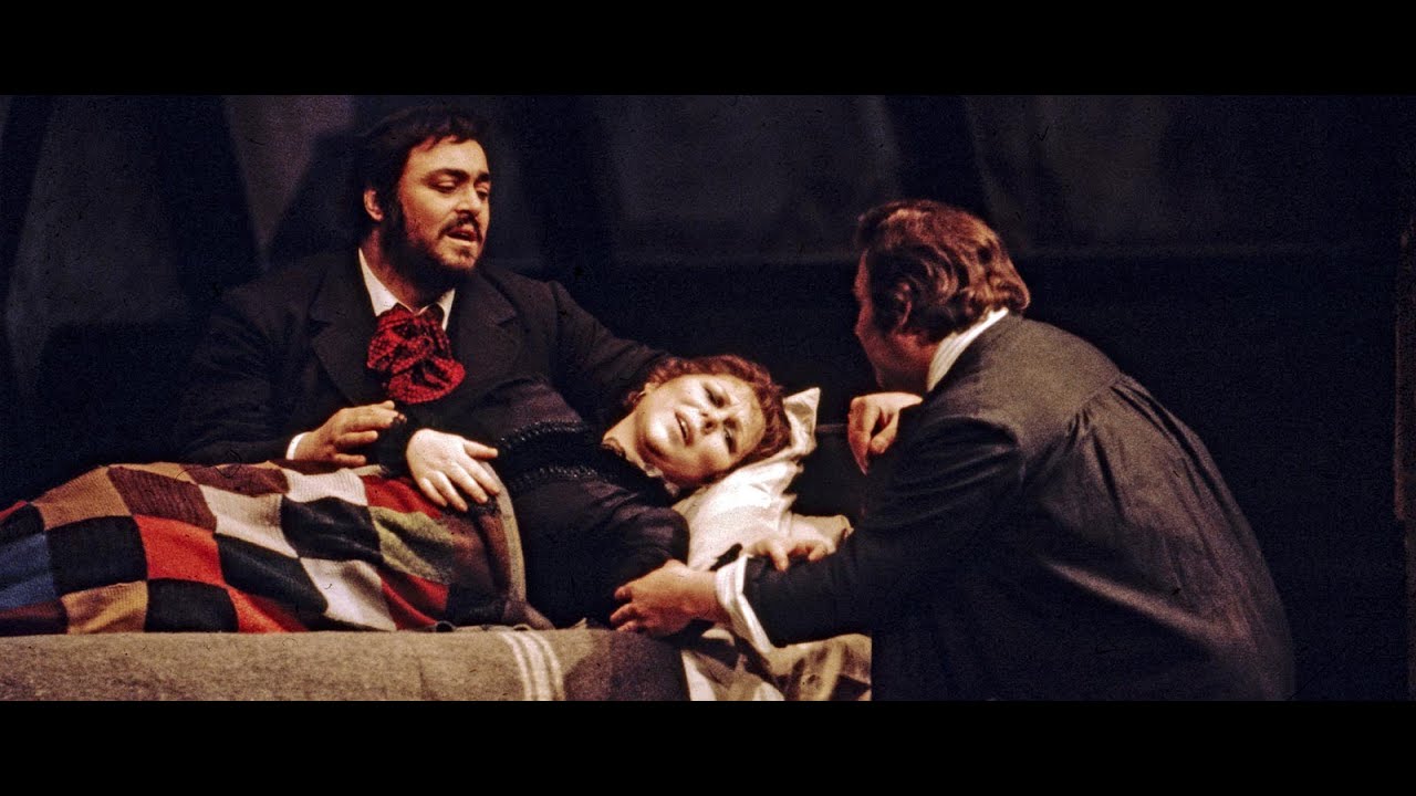 Luciano Pavarotti sings 'Che gelida manina'.