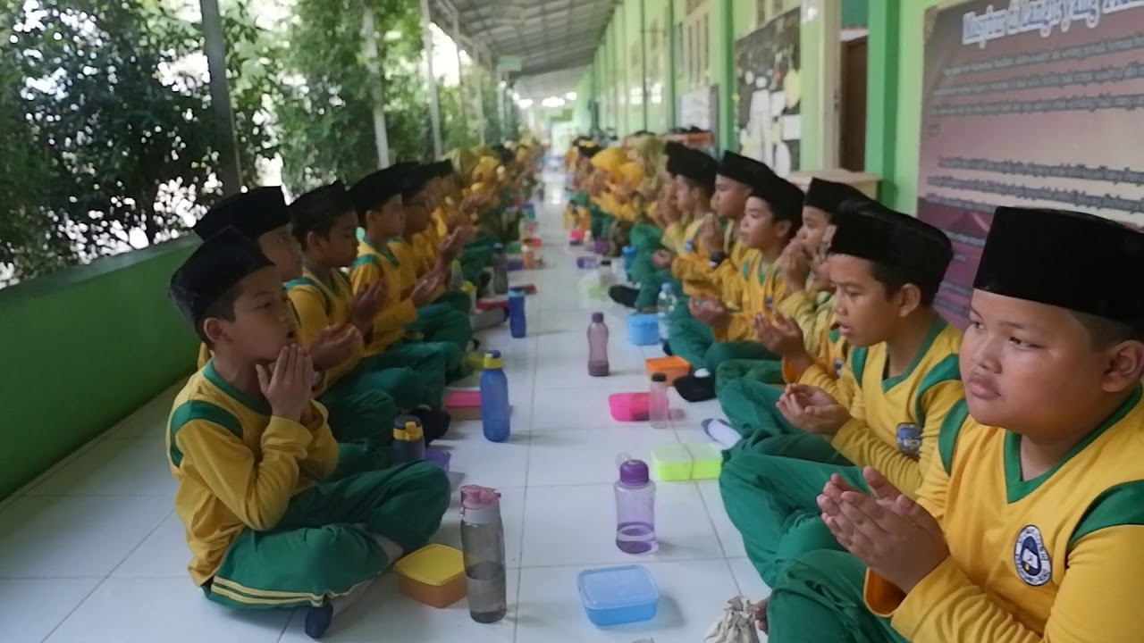 SEHARI BELAJAR DILUAR KELAS MI UWAYS ALQORNI PEKANBARU