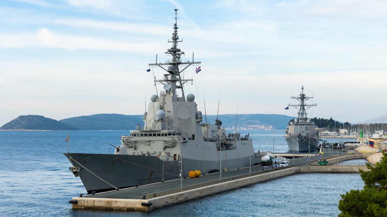 Spanish Navy Cristobal Colon F105 & USS Forrest Sherman DDG-98 - Split Harbor 4K60