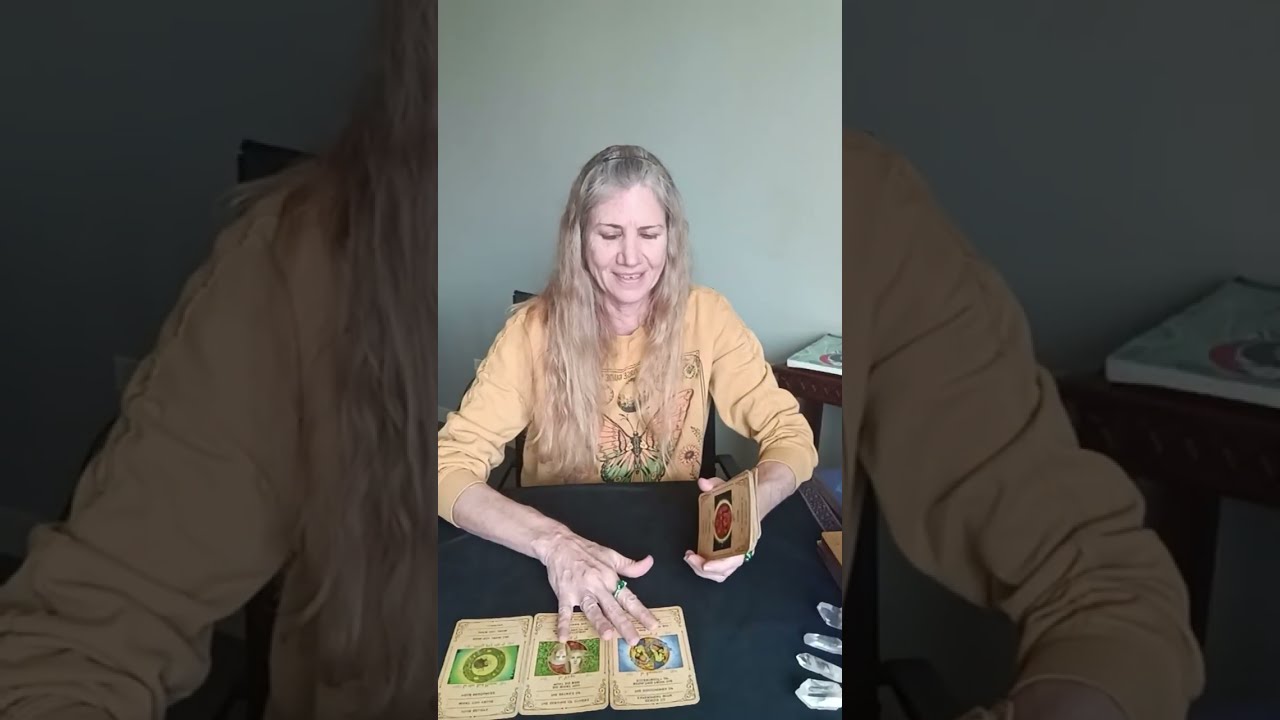 Lisa's Grateful Tarot  is live! Pisces ~ A Clear Slate ~369 ~ Dream Weaver 