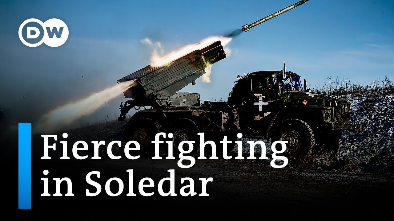 War in Ukraine: Soledar's fate unclear amid heavy fighting | DW News