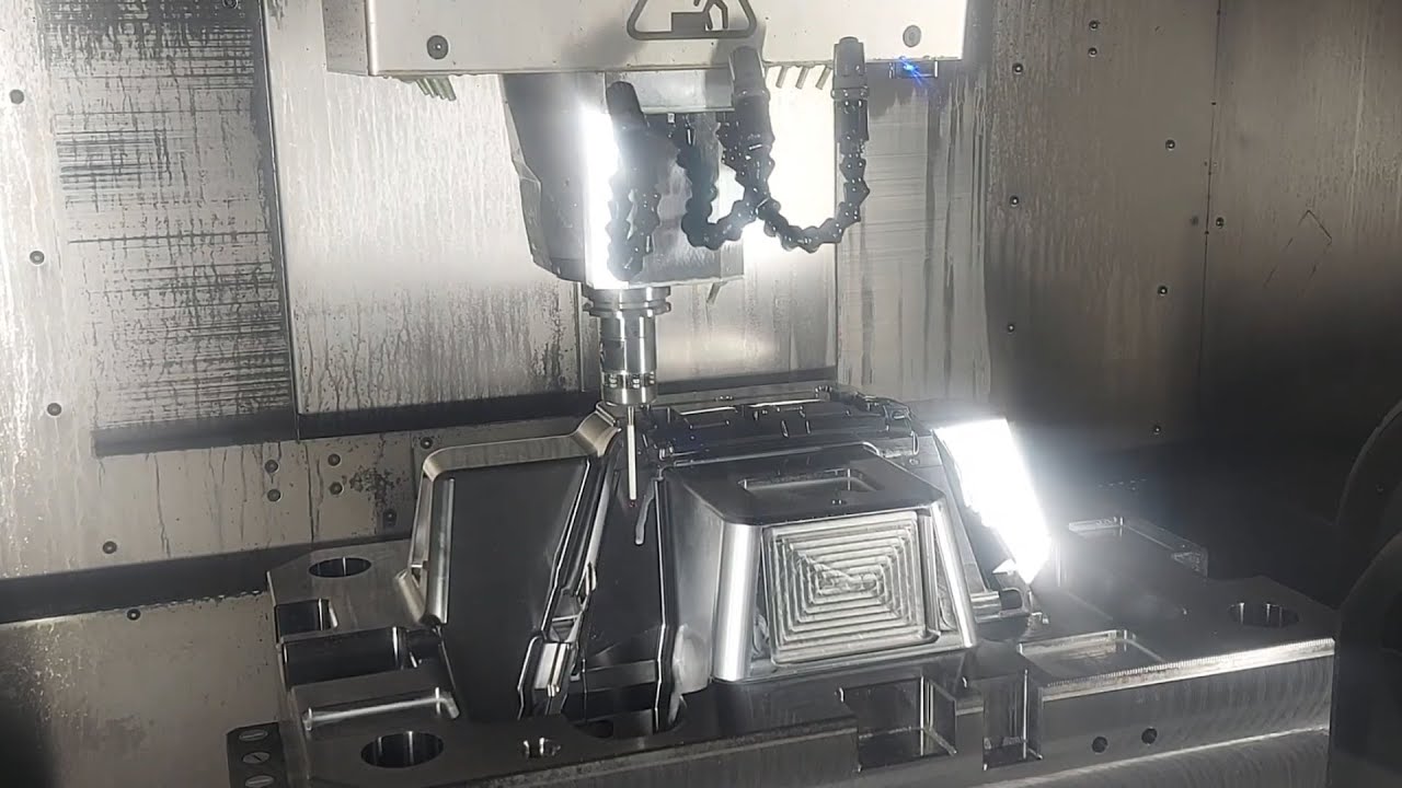 CNC Machine Working Hermle C 650 Process Machining Cutting