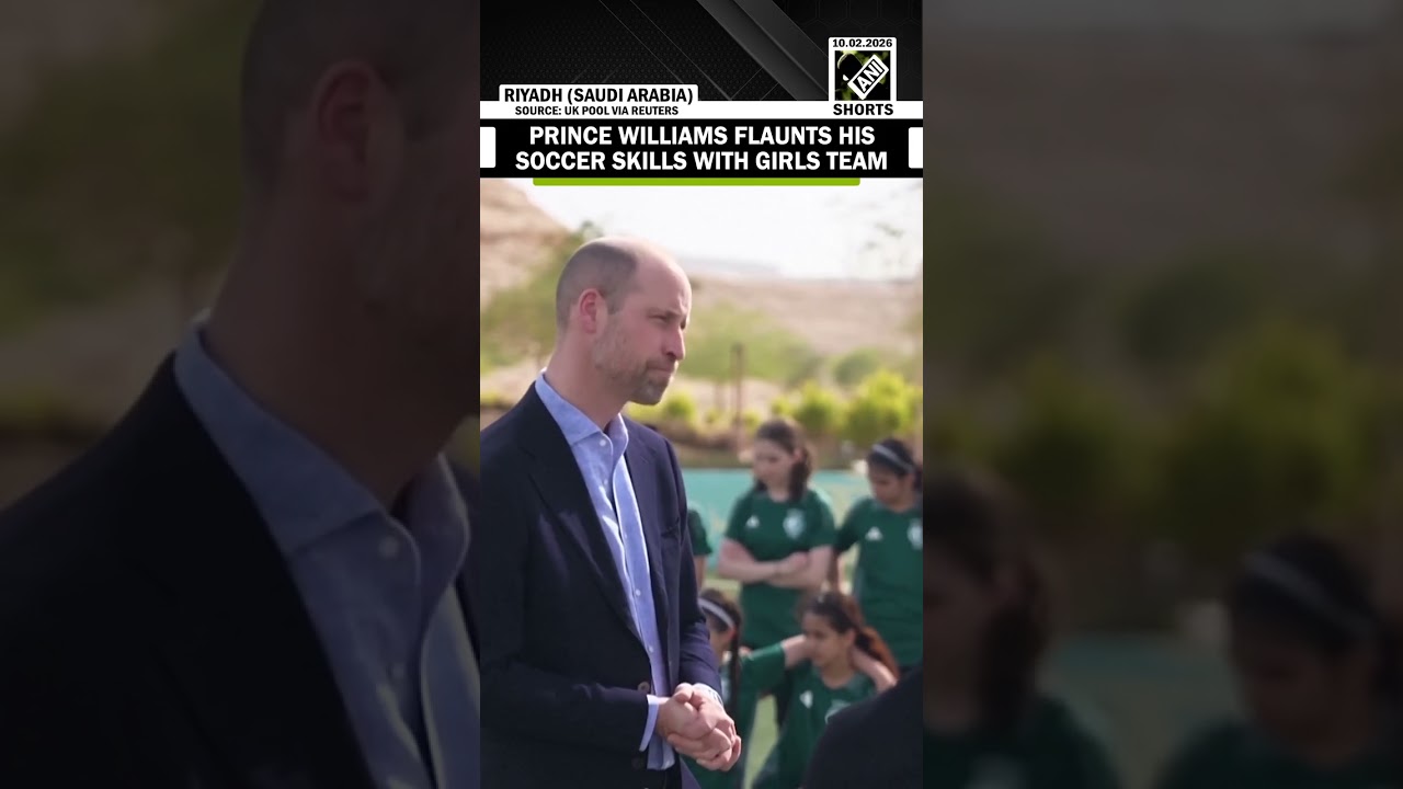 Prince William flaunts his soccer skills with girls&rsquo; team during 1st official trip to Saudi Arabia