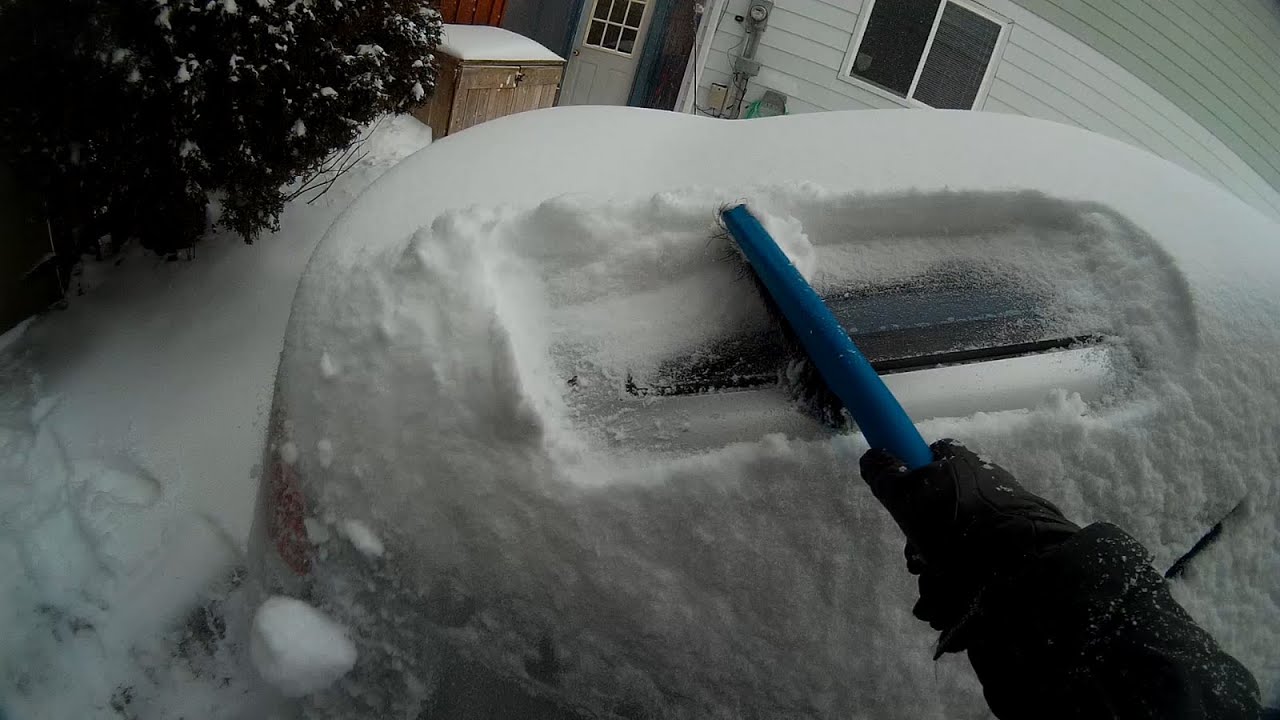 Brushing snow off the cars after 20+cm snowfall | Canadian Winters