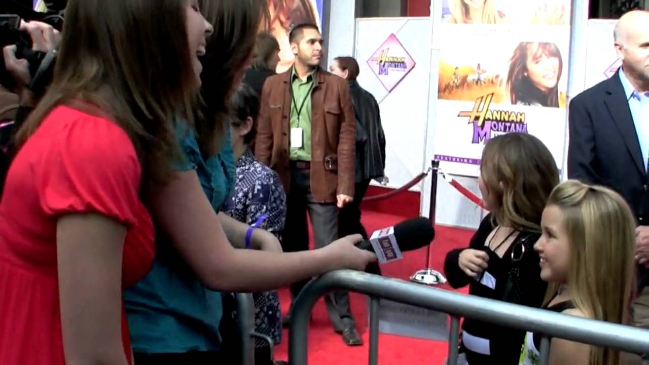 Noah Cyrus and Emily Grace Reaves - Hannah Montana Movie Premiere