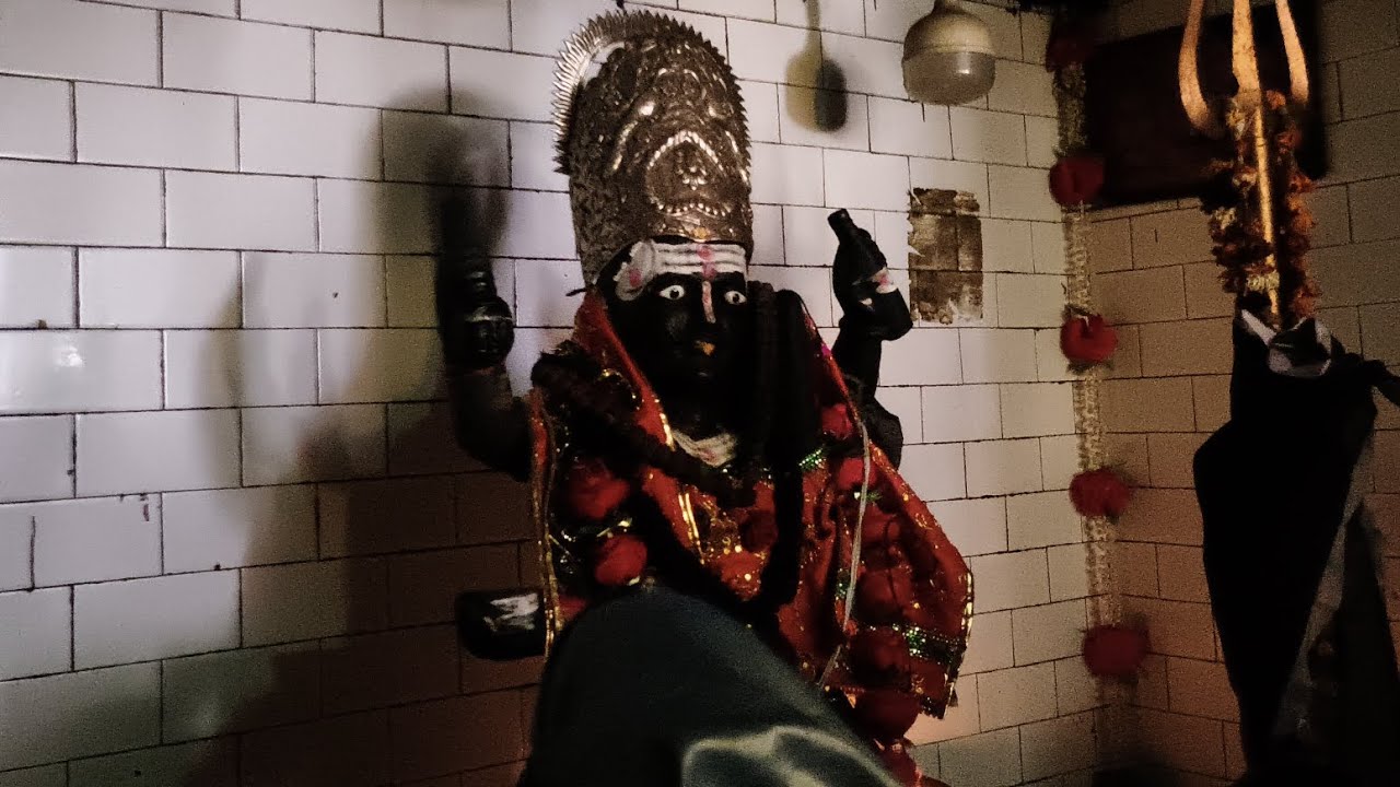 Bhairav mandir ke darshan ke bad Sharda Nadi ke Ghat jaate