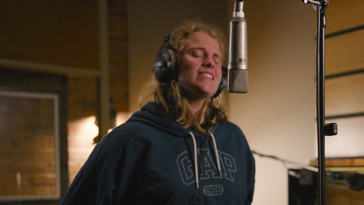 Marika Hackman Revisits Her Song 