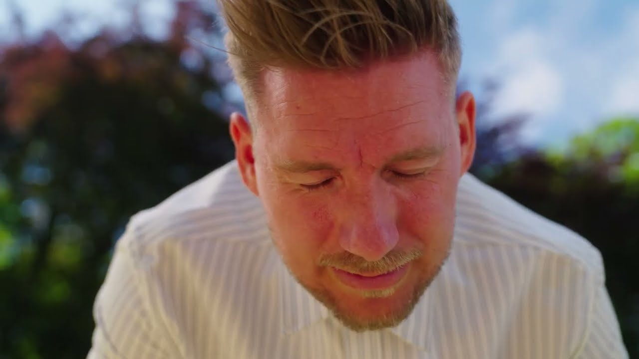 Anton, dine bukser er revnet (20 sek.)