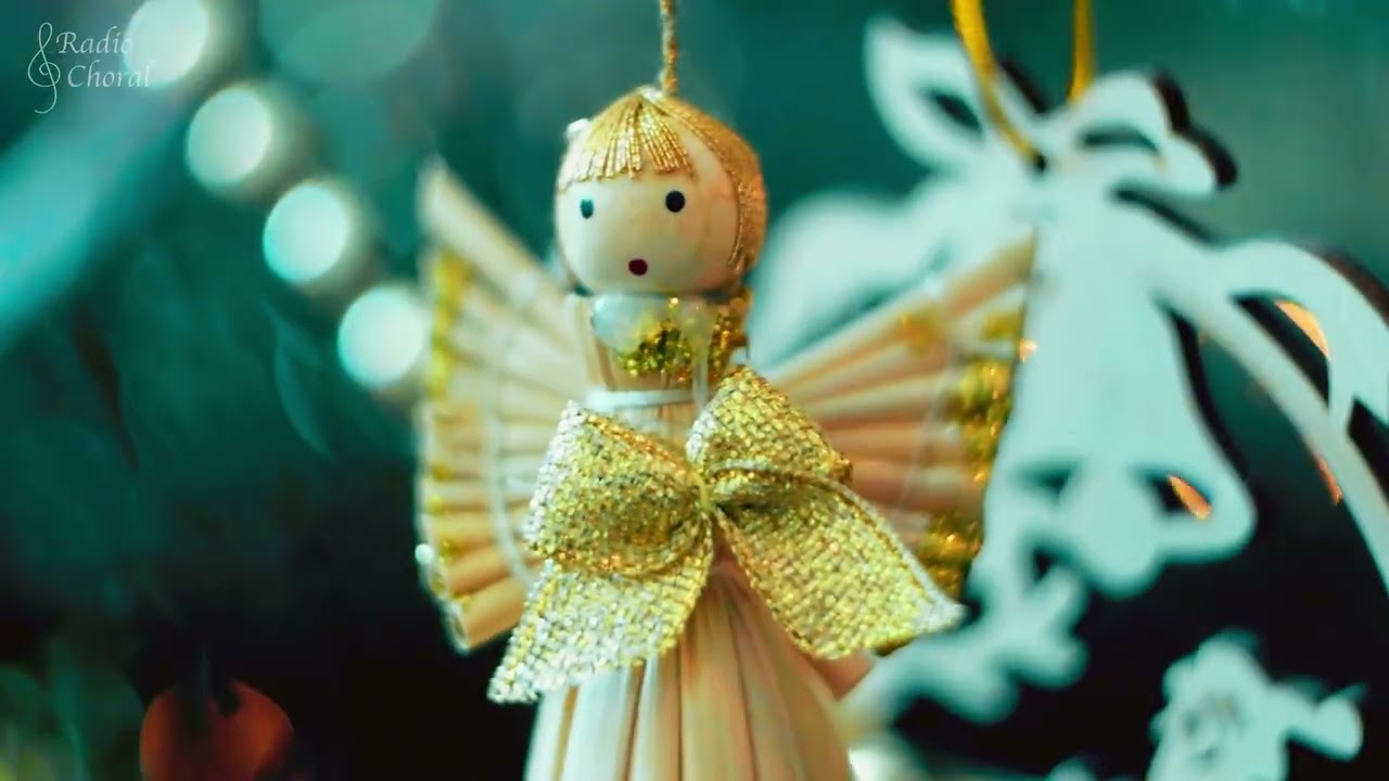 Hark! The Herald Angels Sing | performed by Choir of the Earth