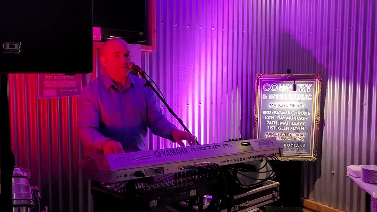 Glen Flynn singing Galway Girl in Boylans Ardee - 31st March 2023