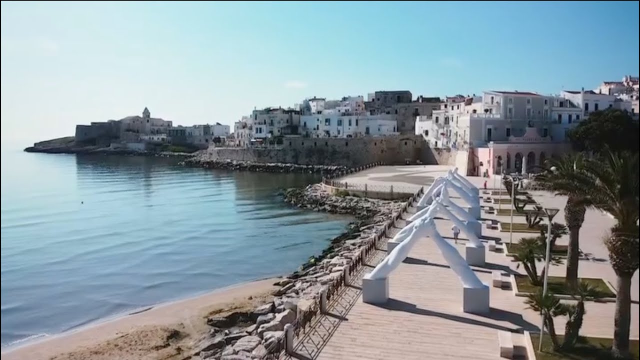 Lorenzo Quinn Sculptures in Italy