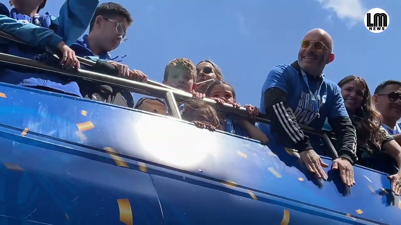 Leicester City Football club bus parade 2024